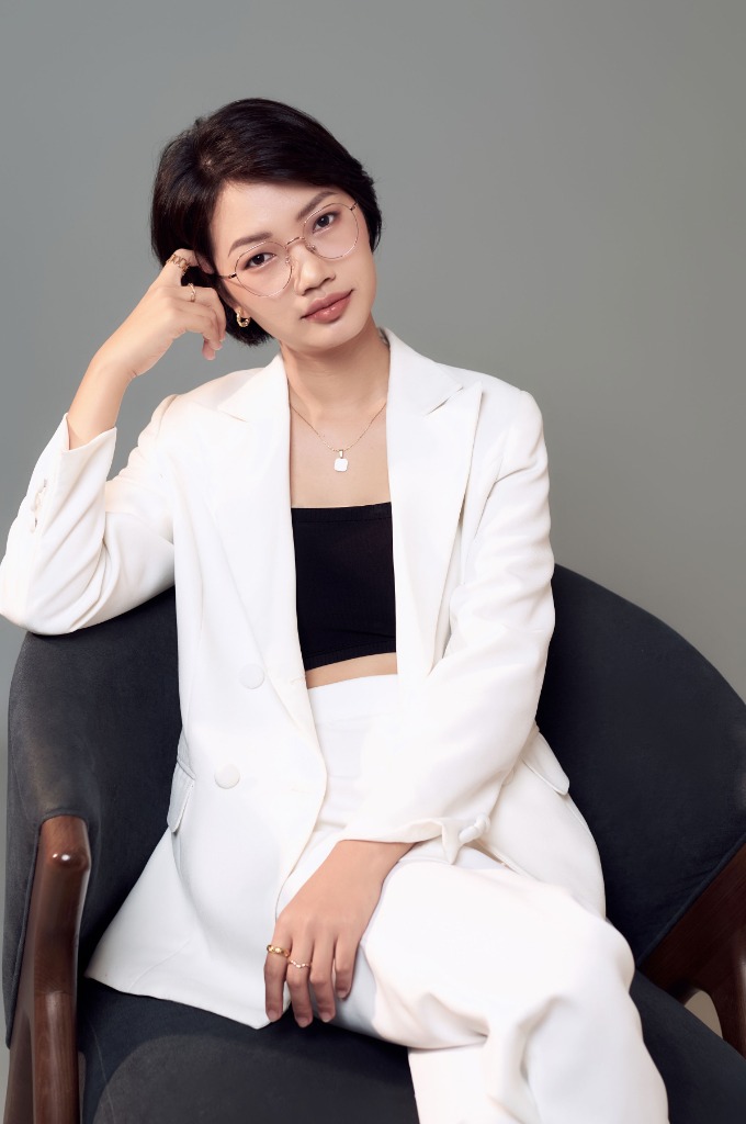 Adele Doan Contact Portrait